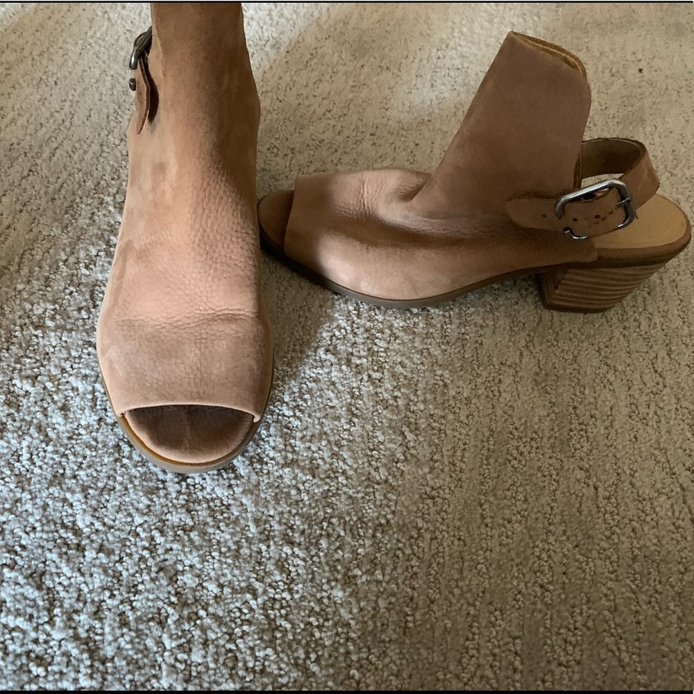 Lucky Brand sandal/heels